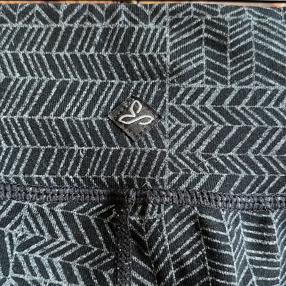 Prana workout capris - Picture 5 of 6